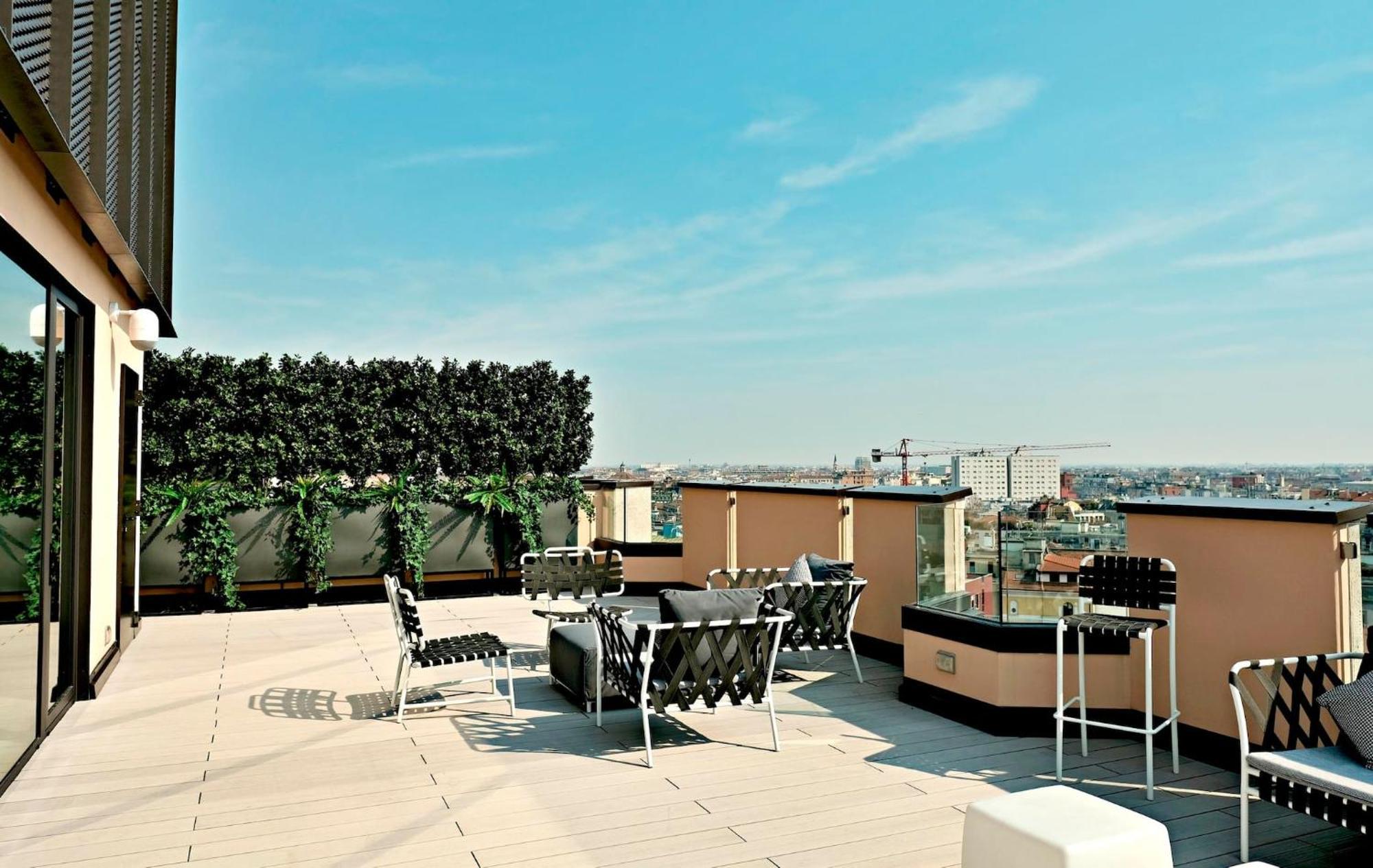 Appartement San Babila Tower With Panoramic Terrace Overlooking Duomo By Rentopolis *