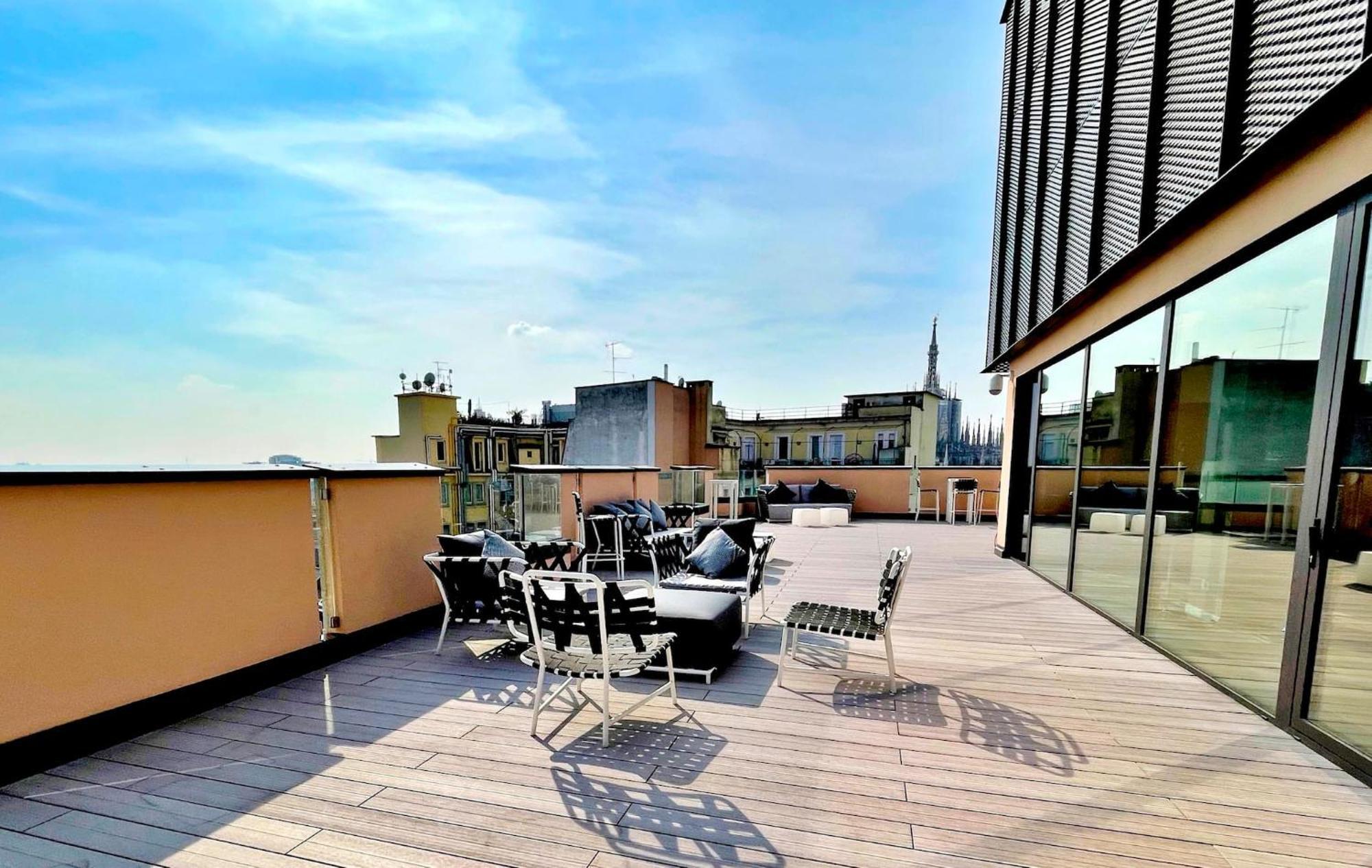 San Babila Tower With Panoramic Terrace Overlooking Duomo By Rentopolis Appartement Milan