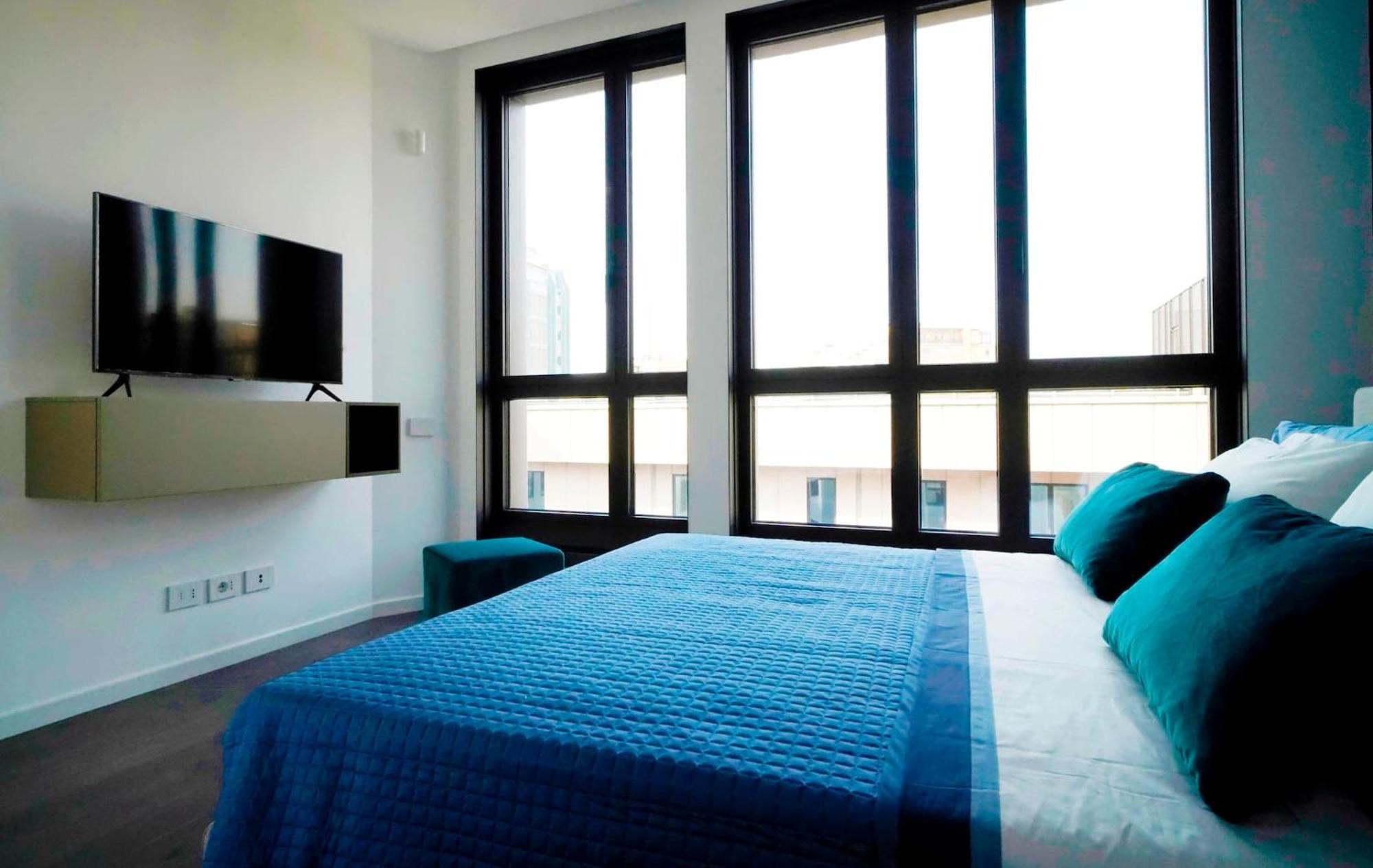 Appartement San Babila Tower With Panoramic Terrace Overlooking Duomo By Rentopolis *