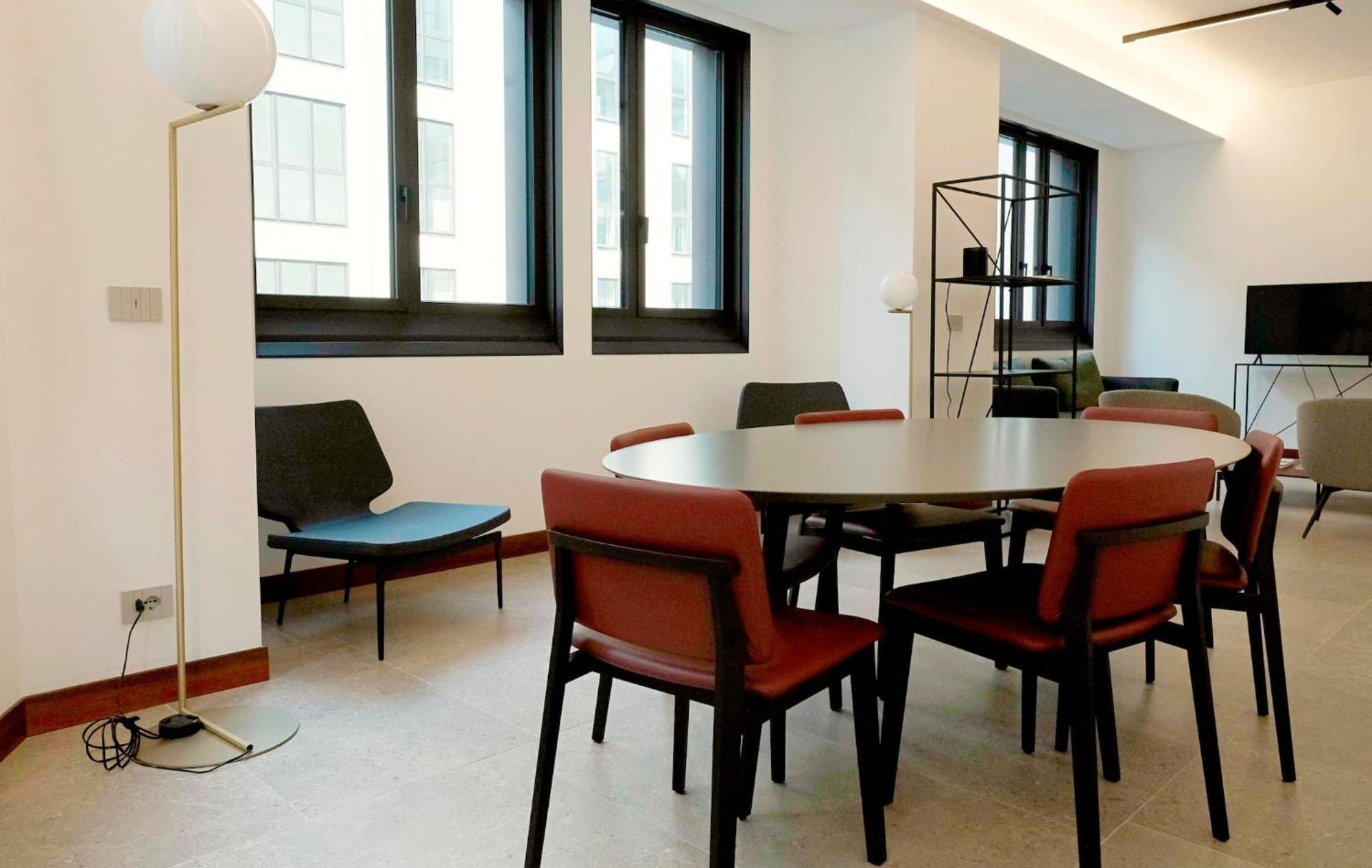 Appartement San Babila Tower With Panoramic Terrace Overlooking Duomo By Rentopolis *