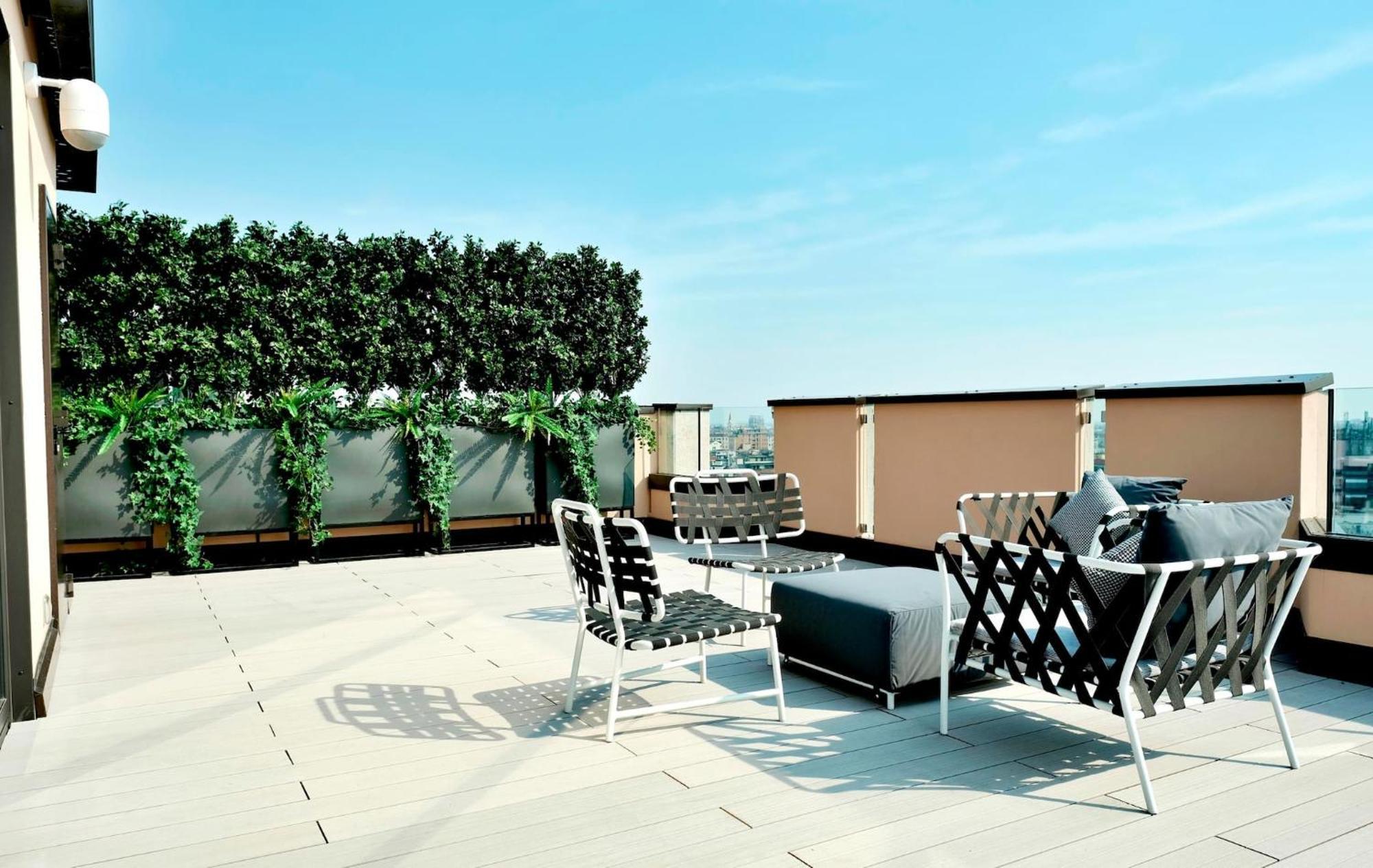 San Babila Tower With Panoramic Terrace Overlooking Duomo By Rentopolis Appartement Milan