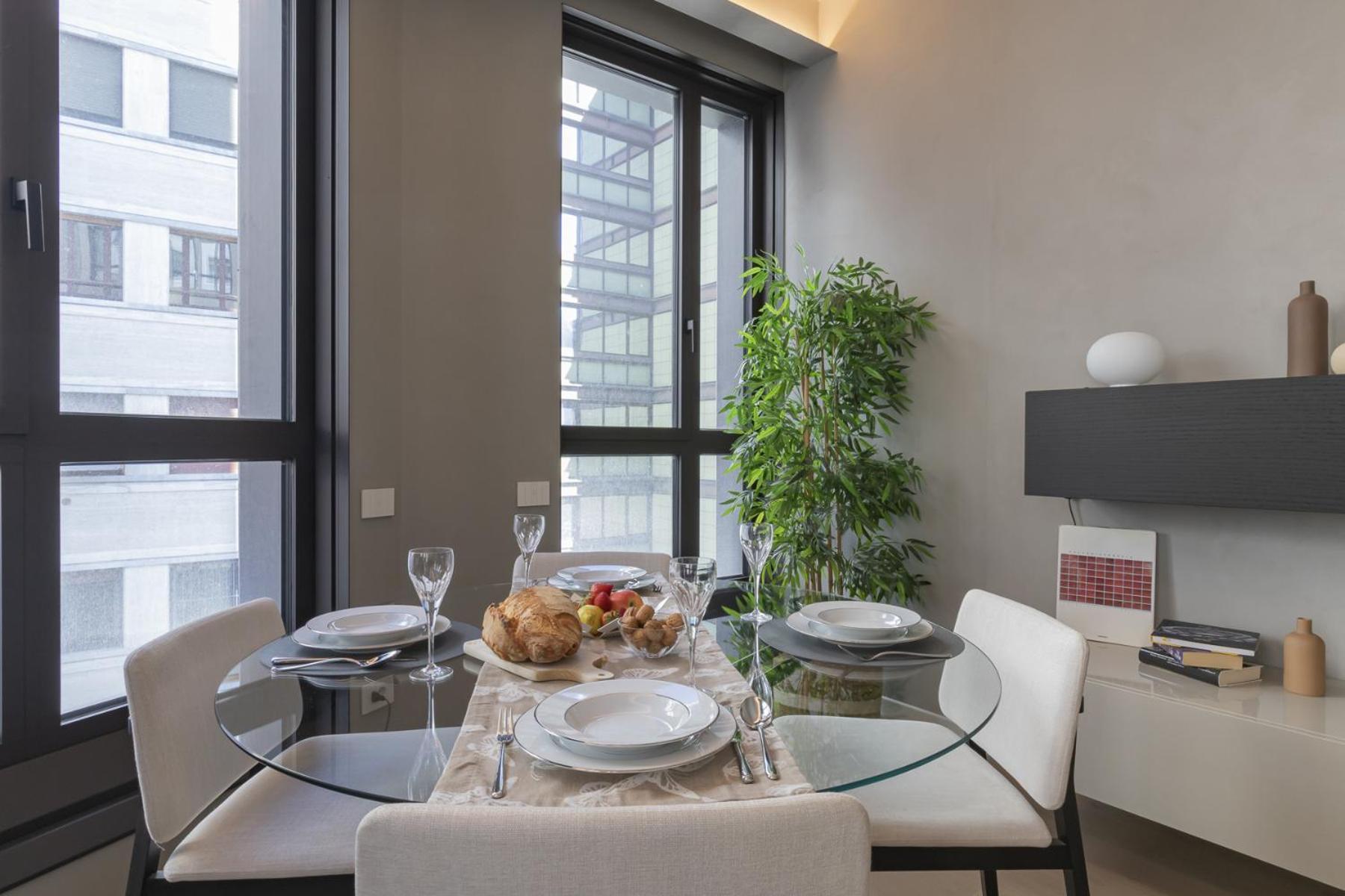San Babila Tower With Panoramic Terrace Overlooking Duomo By Rentopolis Appartement Milan