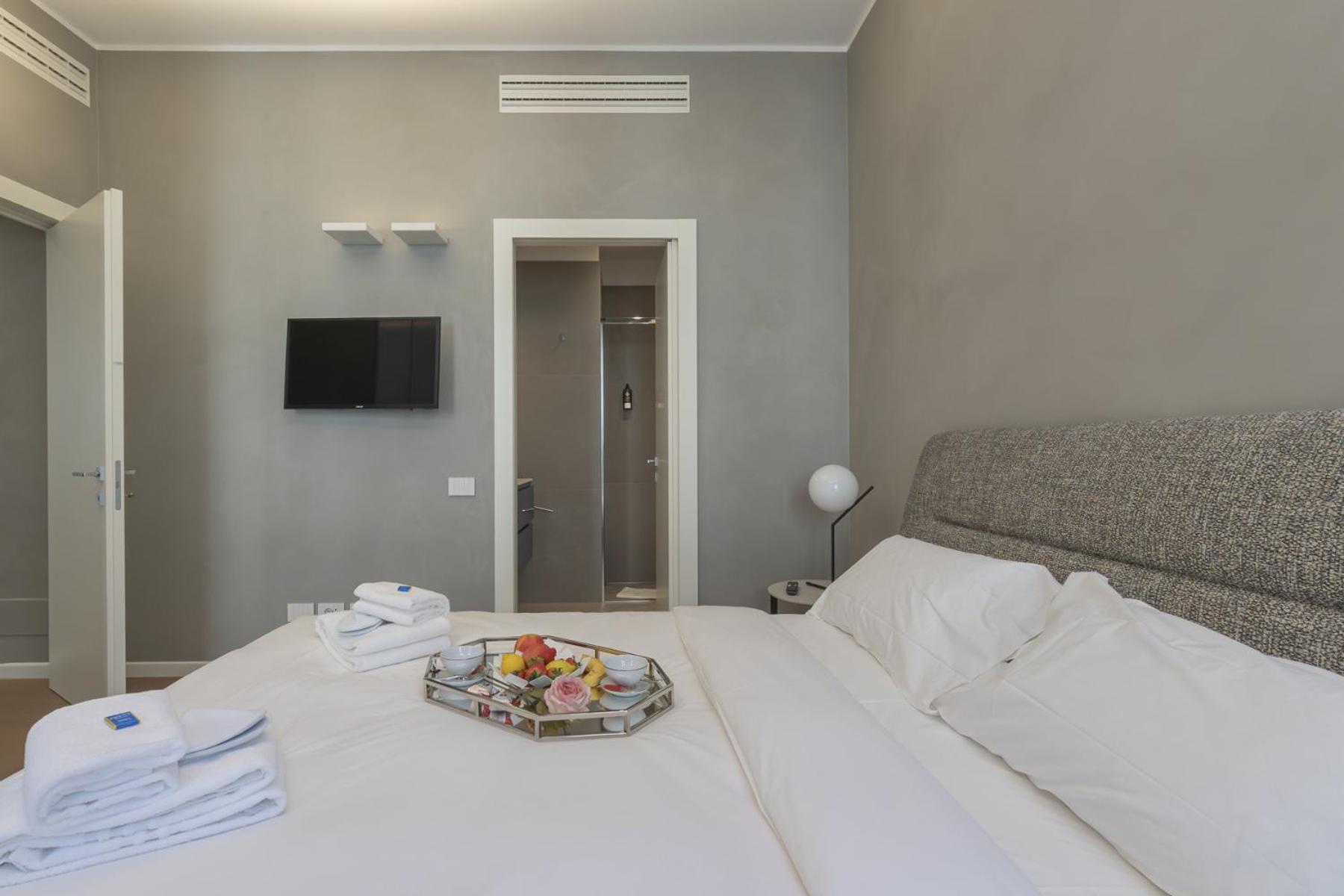 Appartement San Babila Tower With Panoramic Terrace Overlooking Duomo By Rentopolis Milan