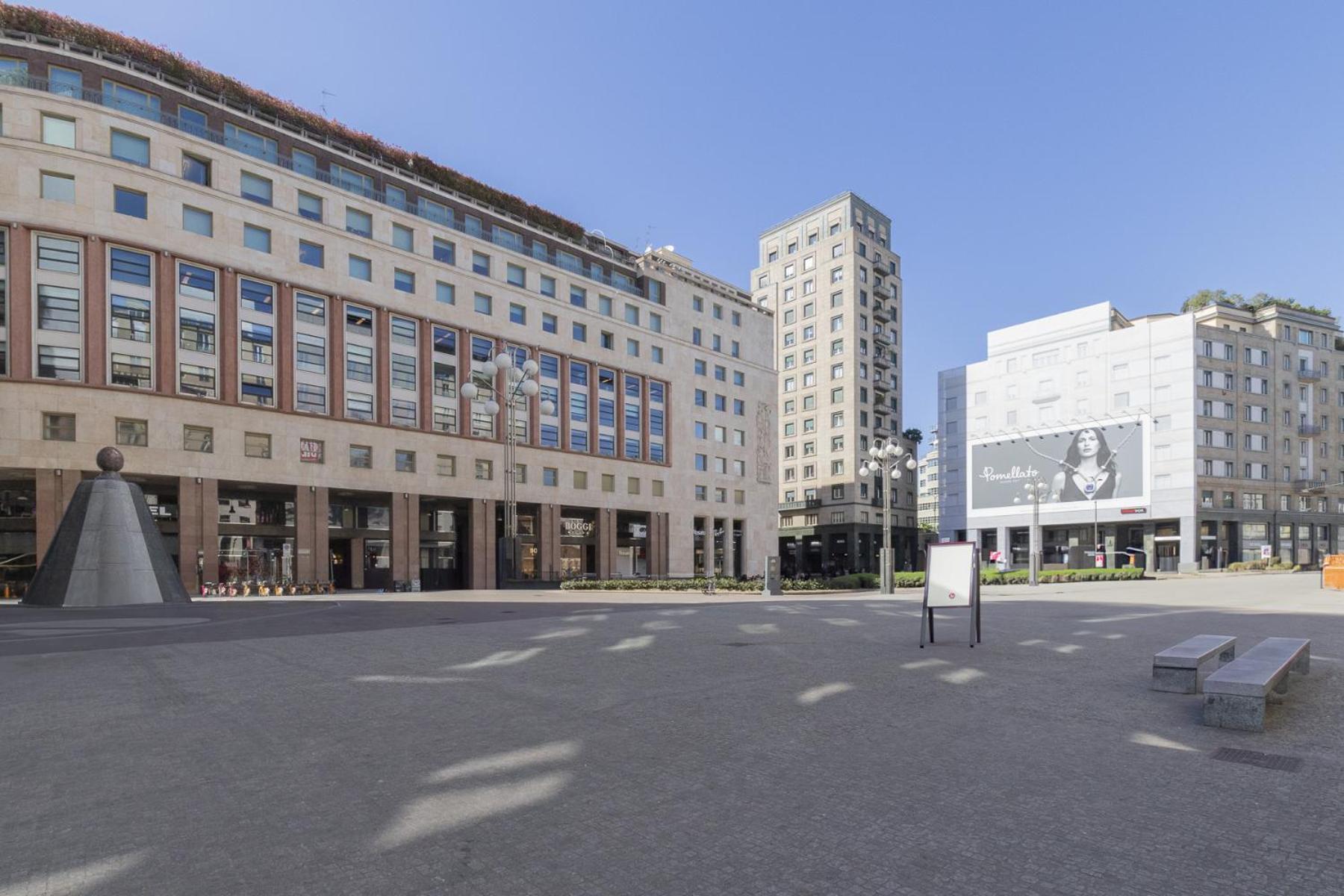 Appartement San Babila Tower With Panoramic Terrace Overlooking Duomo By Rentopolis Milan
